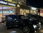 Mercedes E 280-8