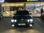Mercedes E 280-1