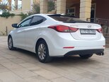 Hyundai Elantra-13