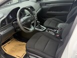 Hyundai Elantra-12