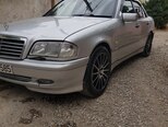 Mercedes C 220 d-4