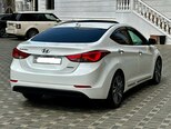 Hyundai Elantra-9
