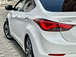 Hyundai Elantra-11