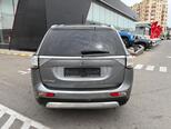 Mitsubishi Outlander-4