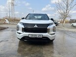 Mitsubishi Outlander-1