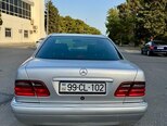 Mercedes E 230-4