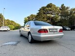 Mercedes E 230-5