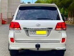 Toyota Land Cruiser-6