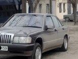 Mercedes 190-10