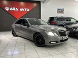 Mercedes E 220-1