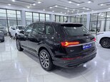 Audi Q7-6