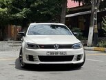 Volkswagen Jetta-1