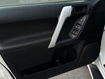 Toyota Land Cruiser Prado-11