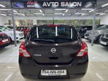 Nissan Tiida-5