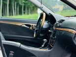 Mercedes E 280-11