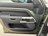Land Rover Defender-14