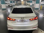 Hyundai Elantra-9
