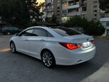 Hyundai Sonata-12