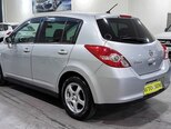 Nissan Tiida-6