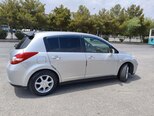 Nissan Tiida-5
