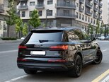 Audi Q7-7
