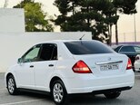 Nissan Tiida-12