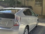 Toyota Prius-5