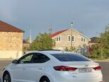 Hyundai Elantra-8