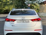 Hyundai Elantra-6