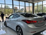 Hyundai Elantra-4
