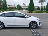 Hyundai IONIQ-11