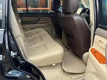 Toyota Land Cruiser-16