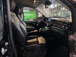Mercedes V 220-9