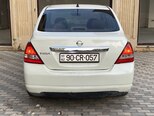 Nissan Tiida-10