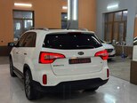 Kia Sorento-16