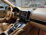 Porsche Cayenne-10