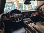 Audi Q8-11