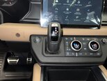 Land Rover Defender-24