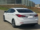 Hyundai Elantra-8