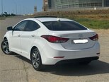 Hyundai Elantra-12