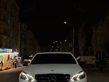 Mercedes E 220-1