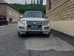 Mitsubishi Pajero-1