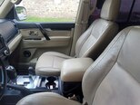 Mitsubishi Pajero-8