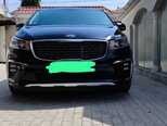 Kia Carnival-1