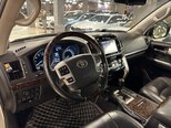 Toyota Land Cruiser-7