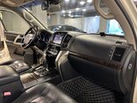 Toyota Land Cruiser-9