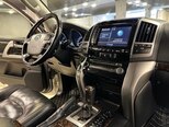 Toyota Land Cruiser-10