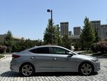 Hyundai Elantra-3