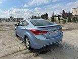 Hyundai Elantra-12