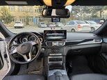 Mercedes E 220-11